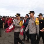 Bali Police Chief Leads Large-Scale Beach Cleanup at Padang Galak Beach- Sanur