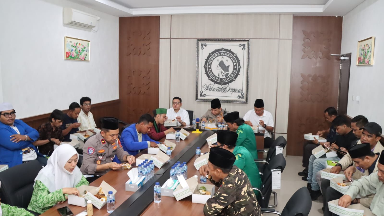 Chief of Denpasar Police open fasting with youth organisation and high rangking police officials