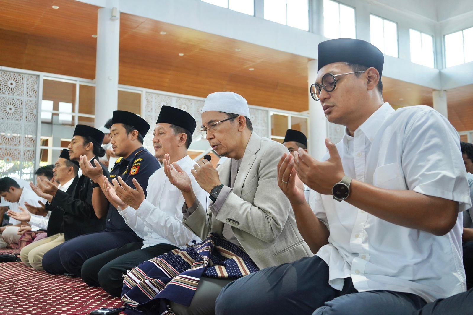 Spiritual guidances at mosque in community